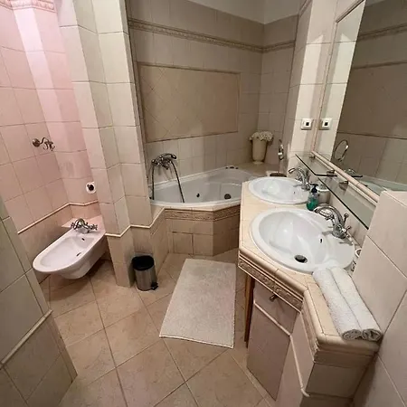 Apartment Apartman S Vyhladom Na Hrad *