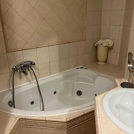 Apartman S Vyhladom Na Hrad